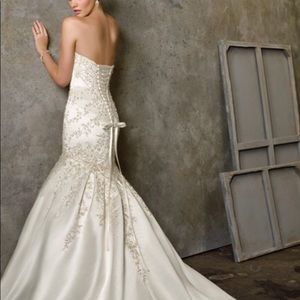 Size 12 Wedding Gown by Mori Lee